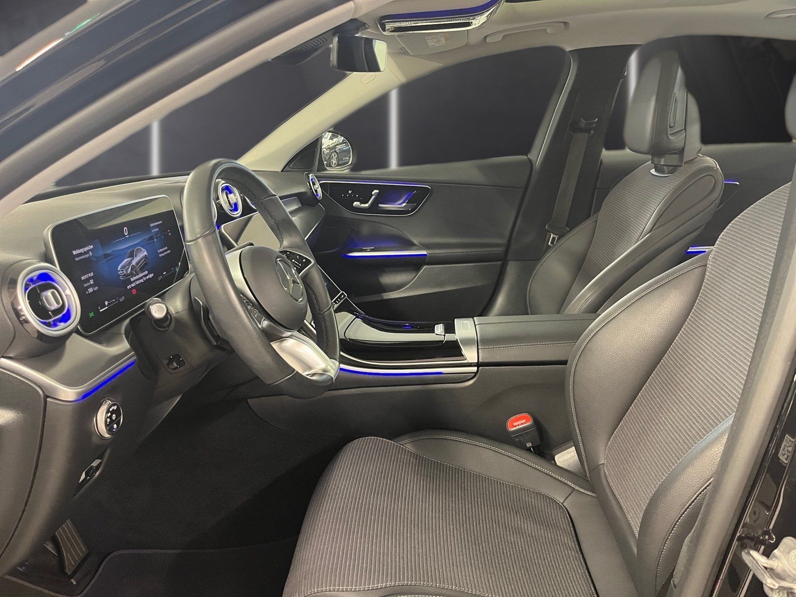 Fahrzeugabbildung Mercedes-Benz C 200 Avantgarde*Pano*Totwink*LED*Kamera*Memory*