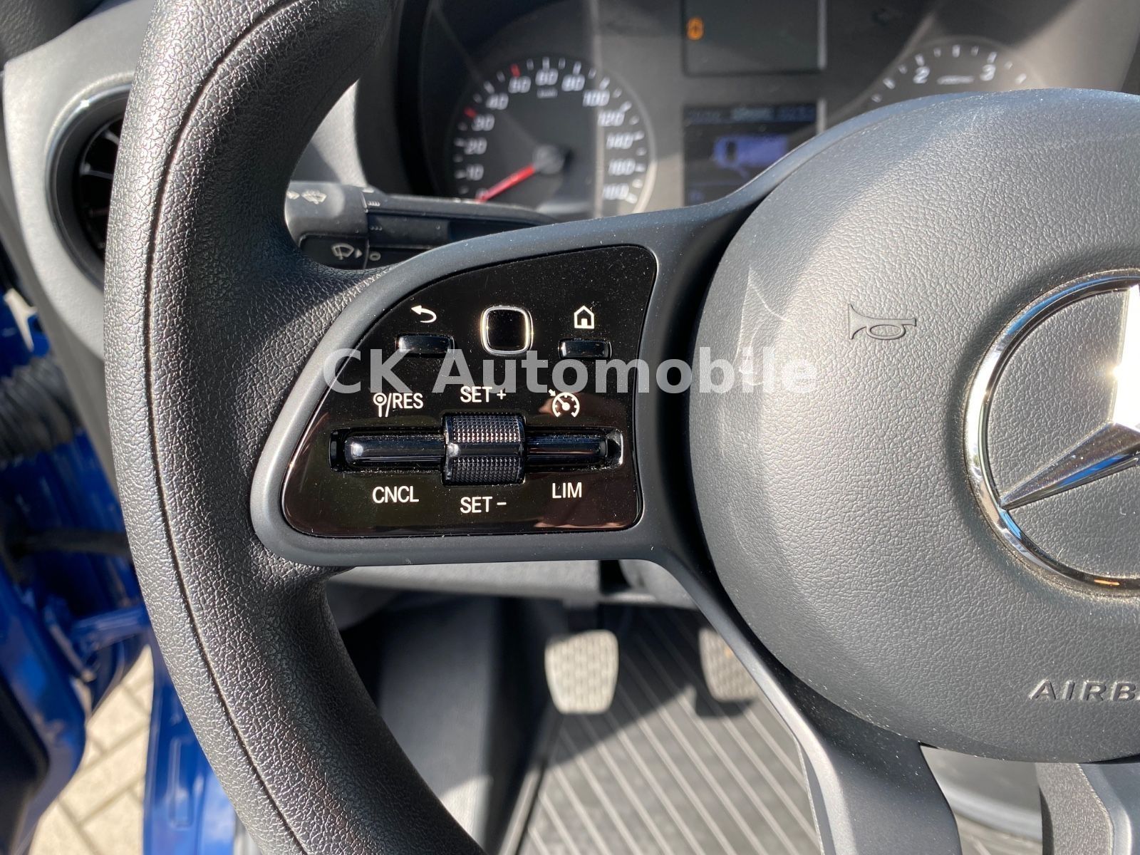 Fahrzeugabbildung Mercedes-Benz Sprinter III Tourer 214 RWD L2 /9 Sitze/Klima