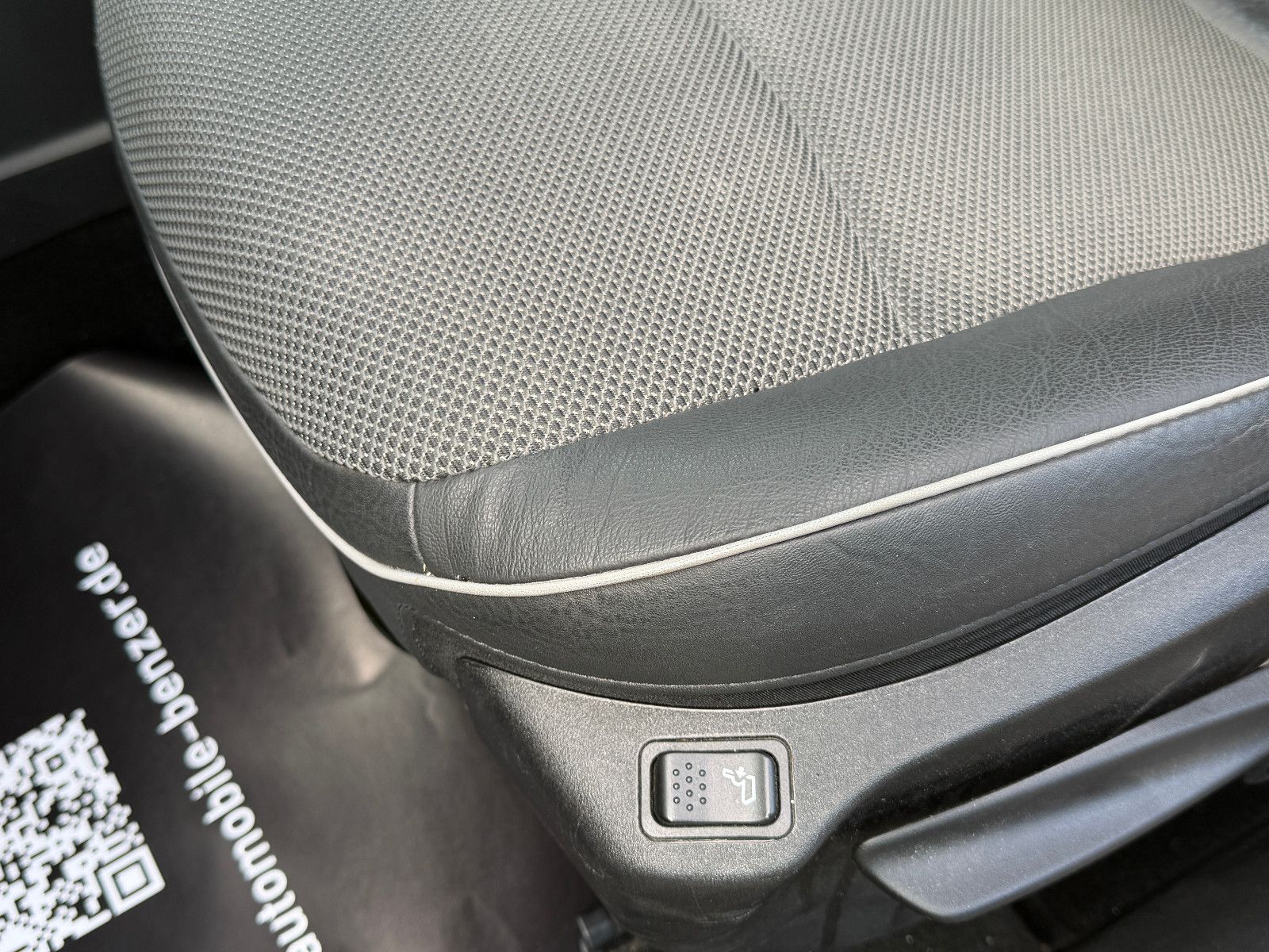 Fahrzeugabbildung Fiat 500X Cross/ UConnect / Fahrassistenz/Design-Kit