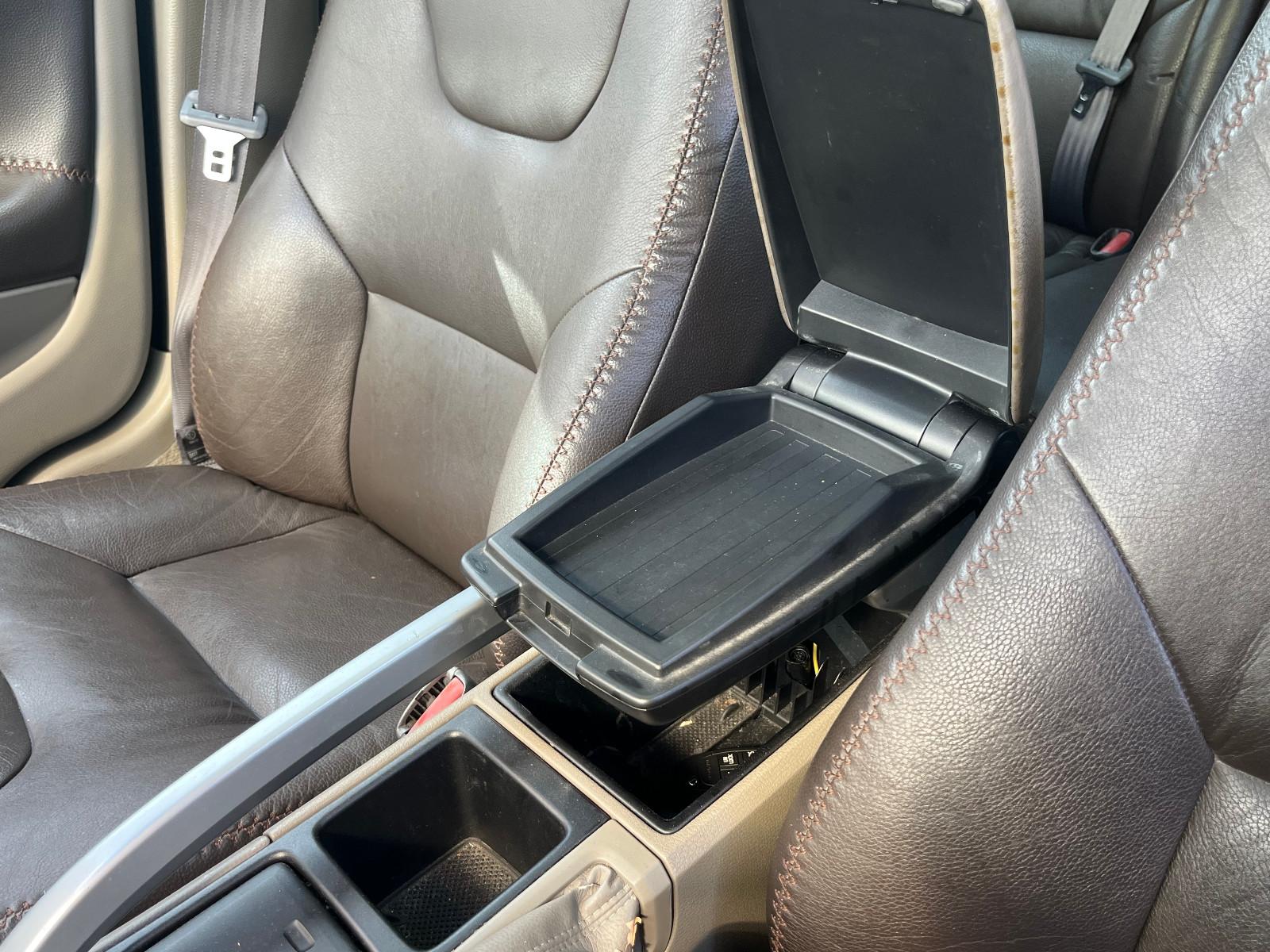 Volvo XC70 2004 — photo 17