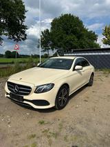 Mercedes-Benz E 220 d AVANTGARDE Aut*PDC*Kamera*LED*Navi* - Mercedes-Benz E 220 mit Diesel-Antrieb: Taxi, Limousine