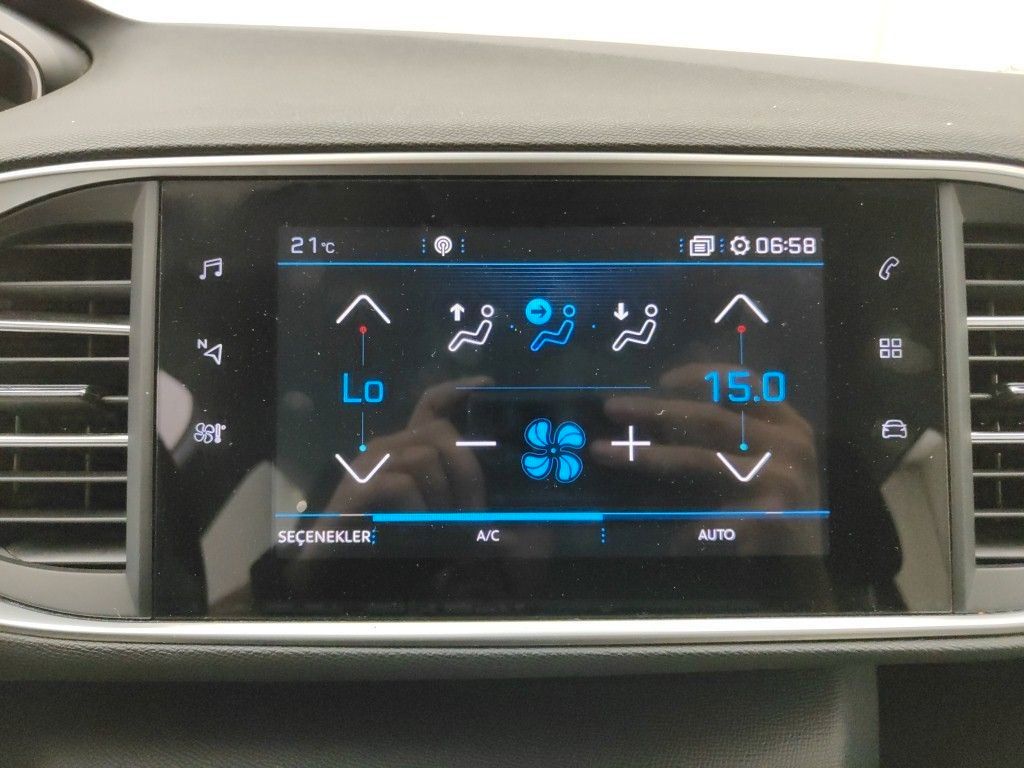Fahrzeugabbildung Peugeot 308 SW Active 1.5D LED/NAVI/PDC/ALU/VIRTUAL