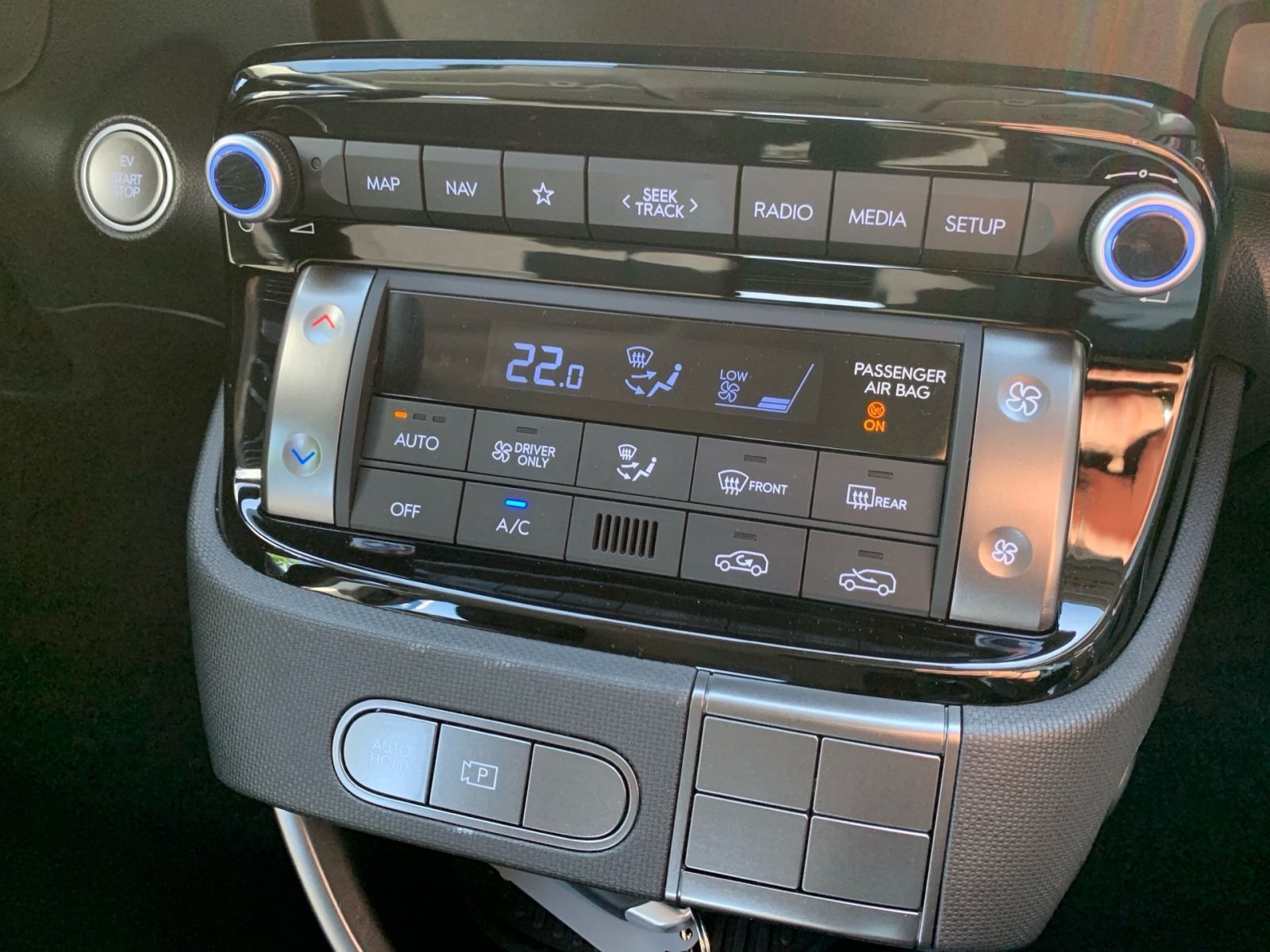 Fahrzeugabbildung Hyundai INSTER Select Elektro 49 kWh Navi Allwetter