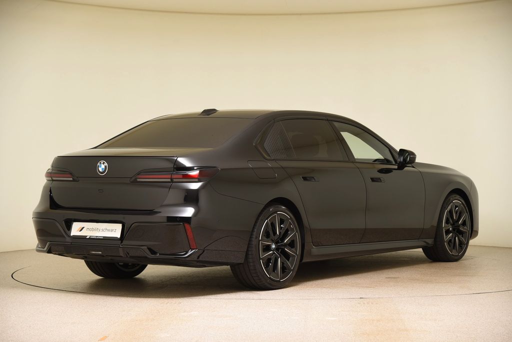 BMW 740
