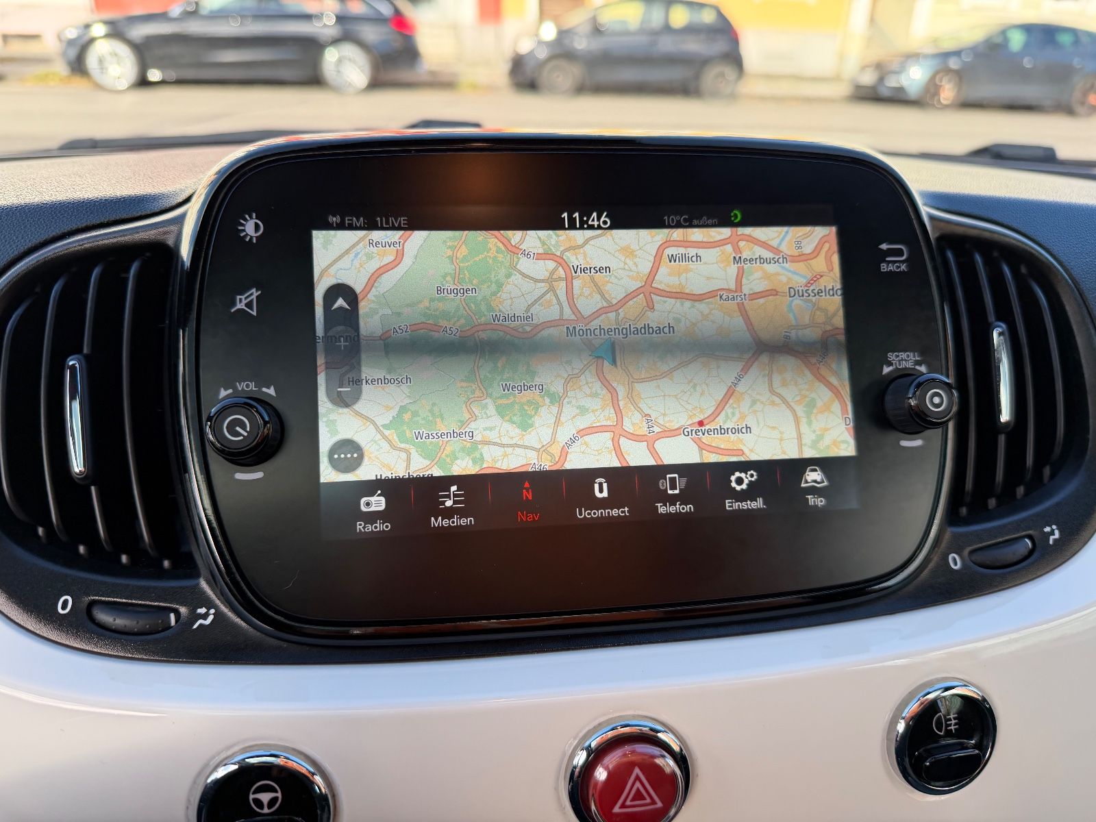 Fahrzeugabbildung Fiat 500 Lounge APPLE CAR PLAY PDC PANORAMA