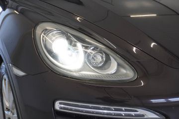 Porsche Cayenne - 9