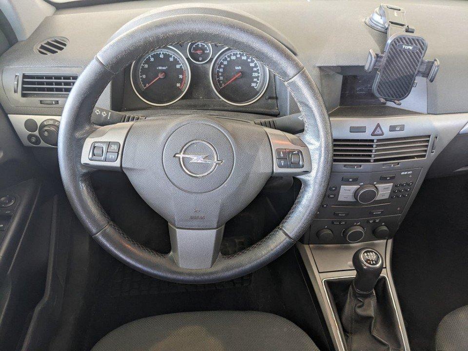 Opel Astra 2006 — photo 9