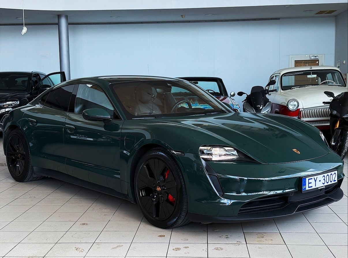 PORSCHE Taycan 4S 