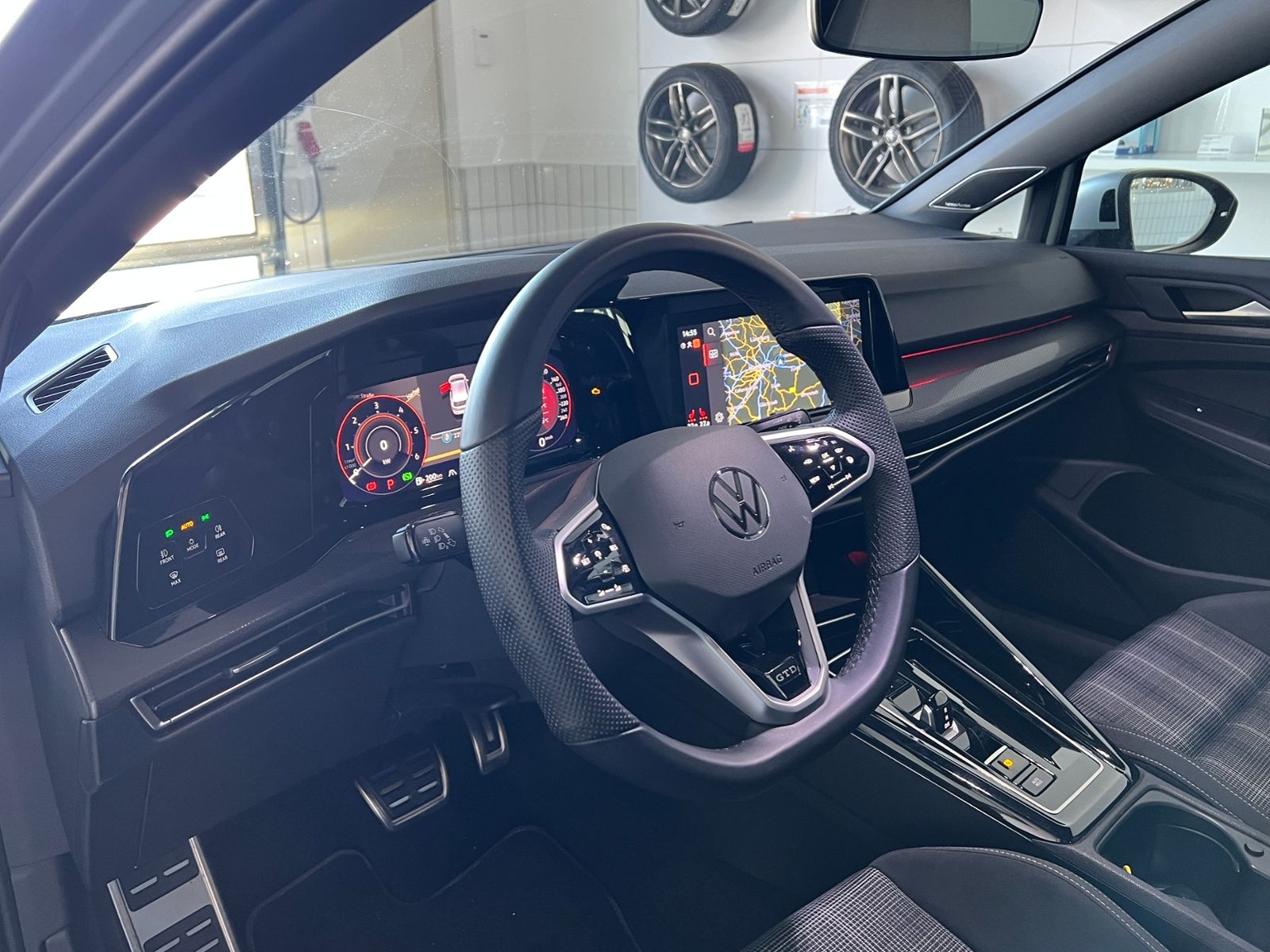 Fahrzeugabbildung Volkswagen Golf VIII GTD 2.0 TDI DSG *Garantie, AHK, LED, 1