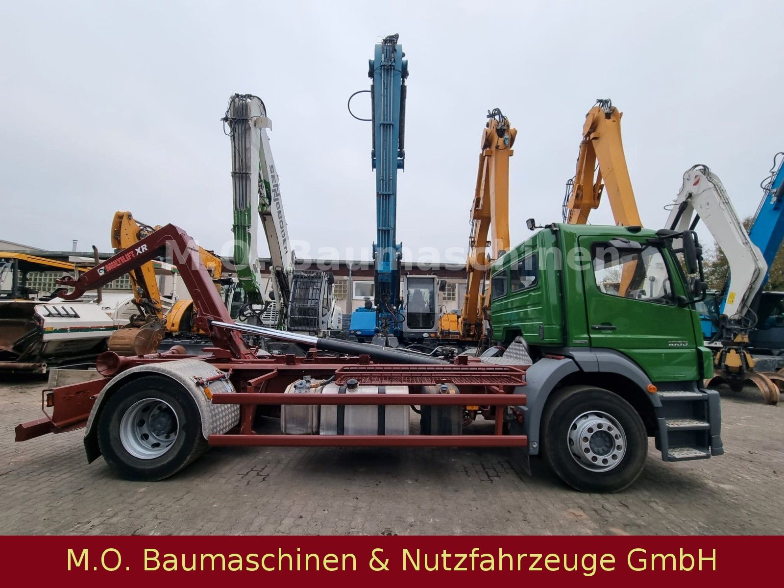 Fahrzeugabbildung Mercedes-Benz Axor 1833 /AC/Hiab XR 14S46 / 4x2 / Euro 5 /