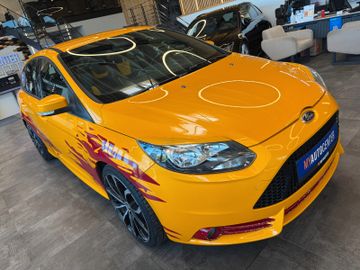MYAUTOCENTER – Gebraucht- und Jahreswagen mit Werkstattservice in Pfaffenhofen Ford Focus *RECARO*SPORT*SitzHZ*2-ZONEN*TÜV 0127*