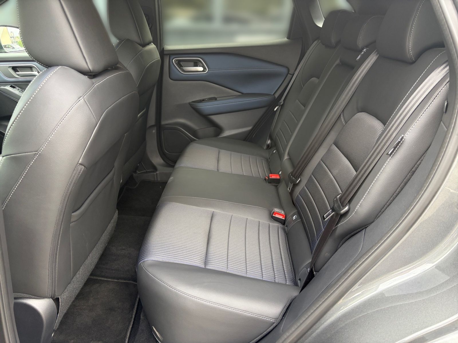 Fahrzeugabbildung Nissan Qashqai 1.3 DIG-T Tekna*Navi*360°Kamera*SHZ*Ganz