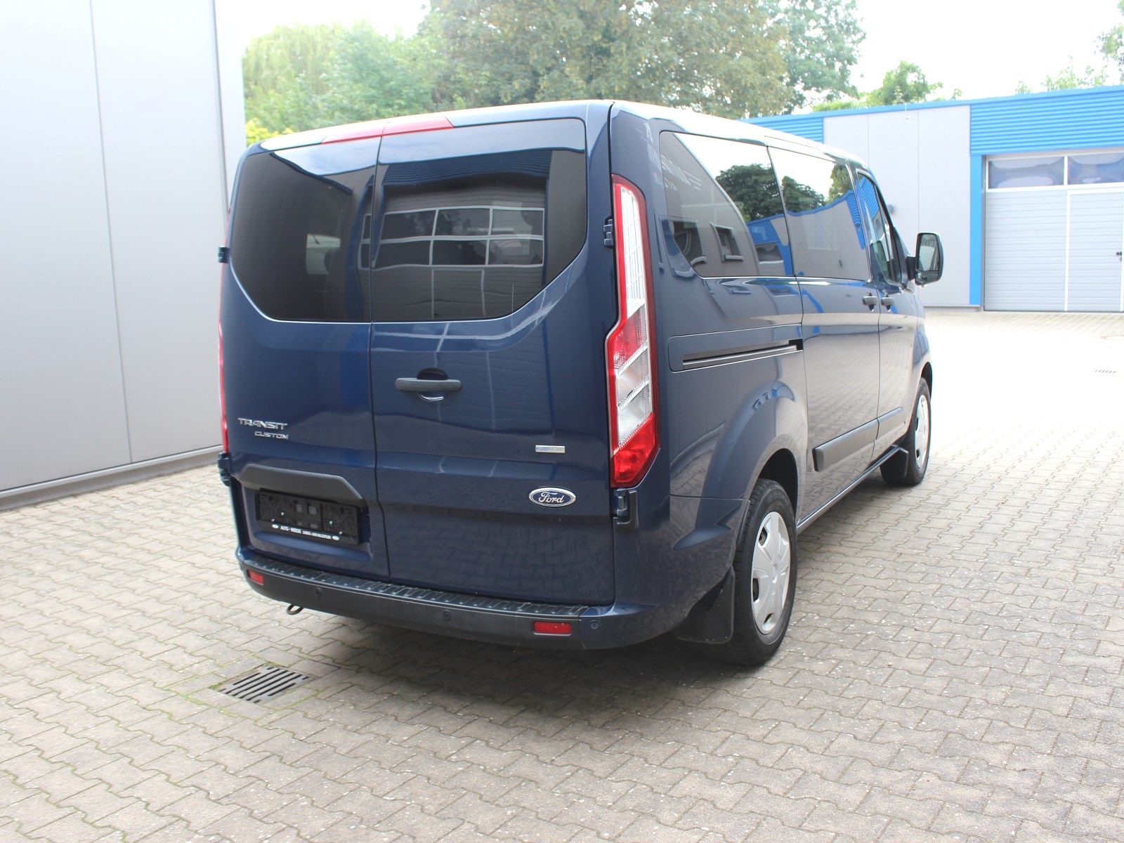 Fahrzeugabbildung Ford Transit Custom 320 L1 Trend