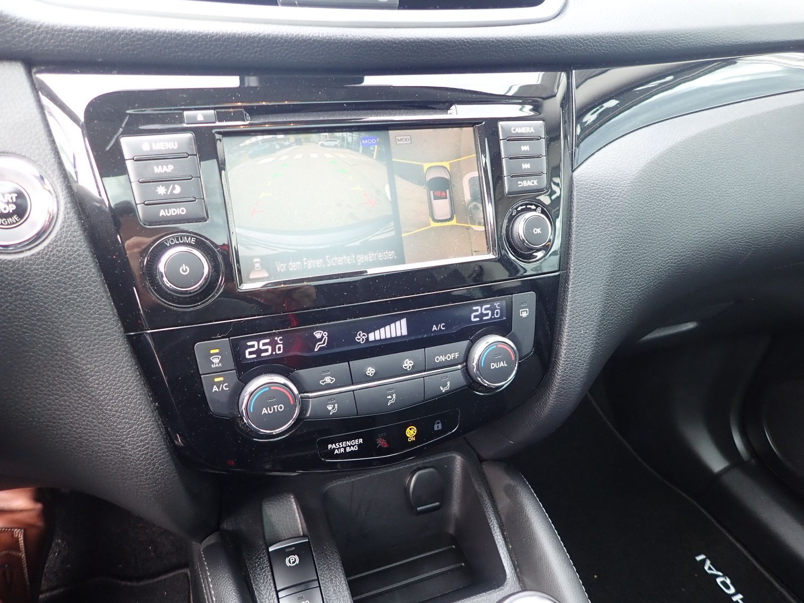 Fahrzeugabbildung Nissan Qashqai (J11E) Zama