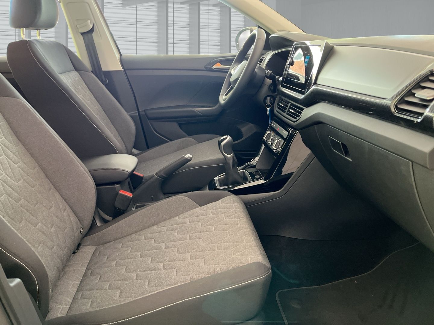 Fahrzeugabbildung Volkswagen T-Cross Life 1.0 TSI Digitales Cockpit LED ACC A
