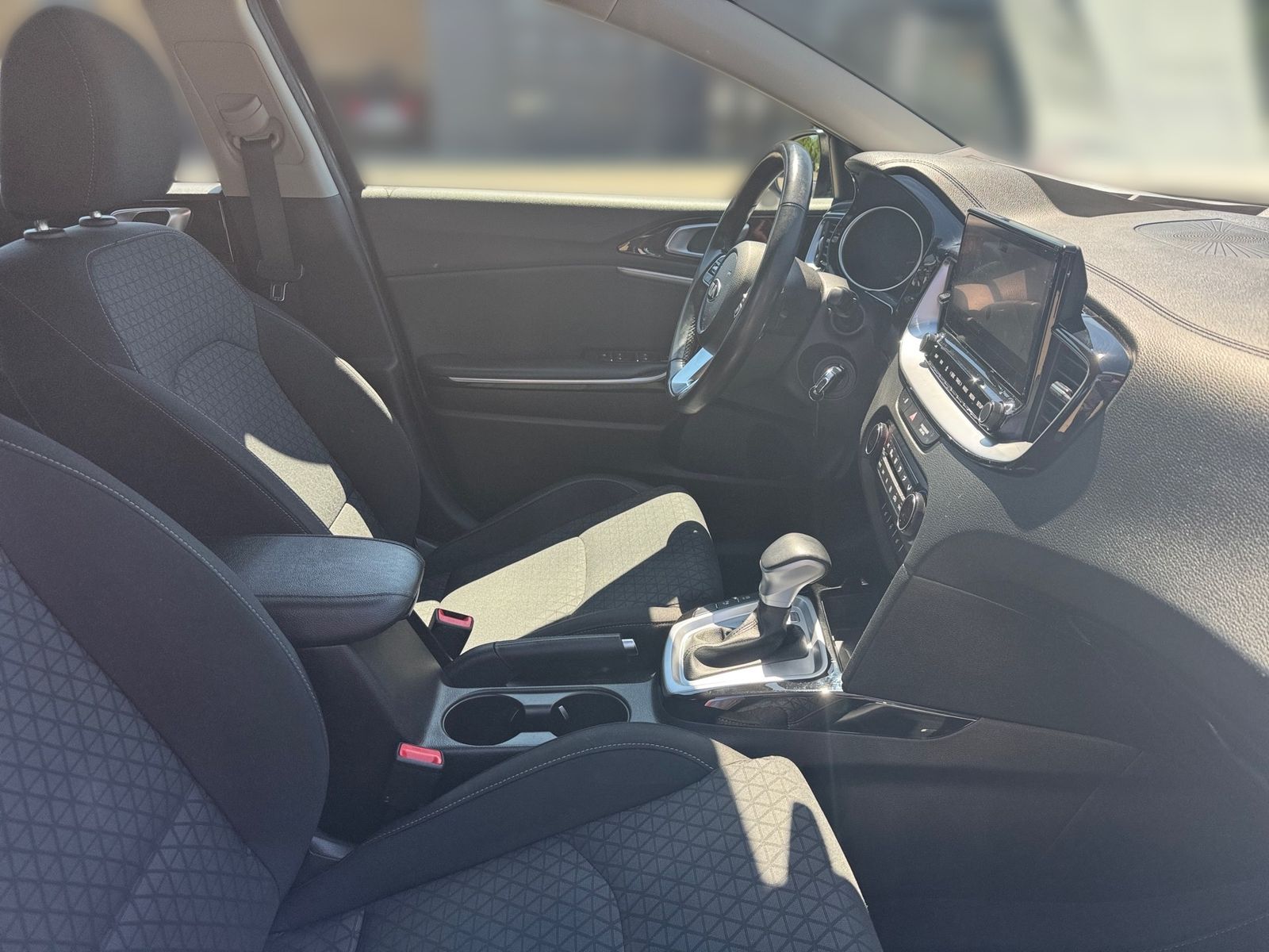 Fahrzeugabbildung Kia CEED_SW 1.5T DCT7 VISION KOMF NAV