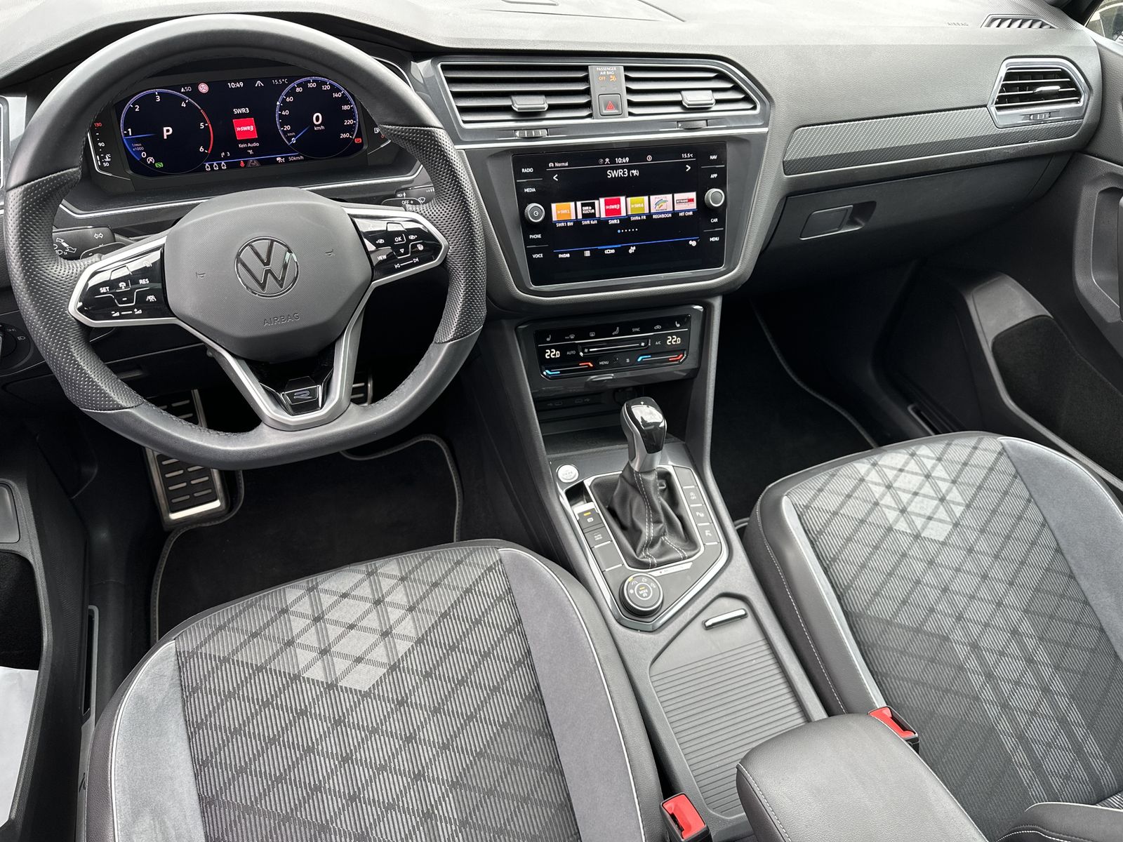 Fahrzeugabbildung Volkswagen Tiguan Allspace 4Motion R-Line NAV+IQ-LIGHT+PANO