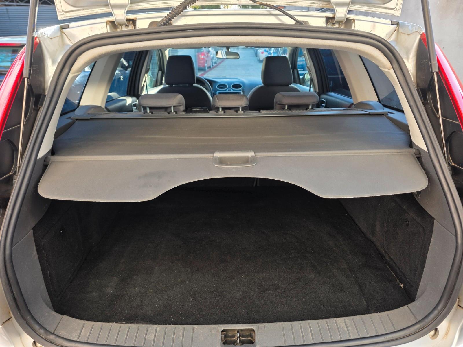 Ford Focus 2006 — photo 10