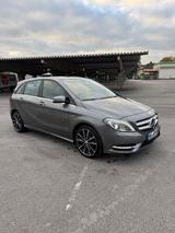 Mercedes-Benz B 200  Sportpaket Automatik Navi Xenon AHK