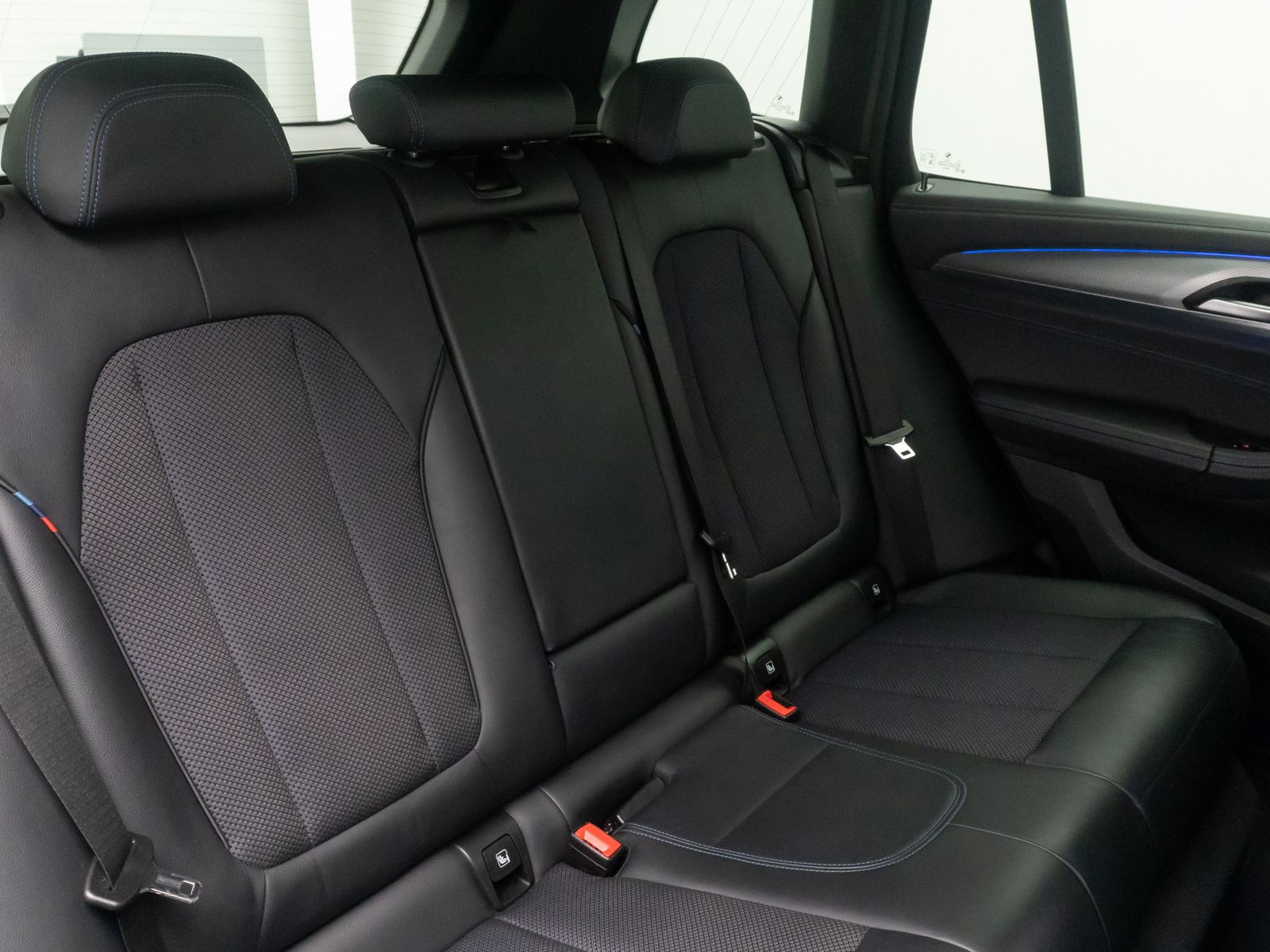 Fahrzeugabbildung BMW X3 xD20d M SPORT HUD DAB Kamera AHK Alarm 20Zoll