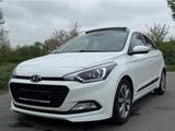 Hyundai i20 120PS/Navi/R.F.Kam/Klima/P.Dach/Garantie - Hyundai i20: Schiebedach