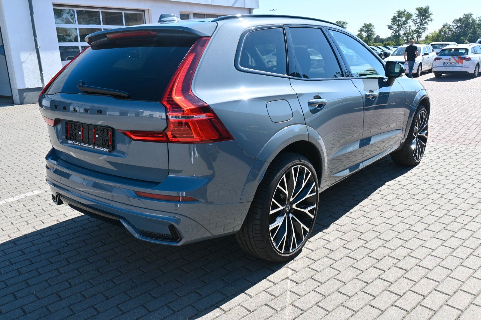 Fahrzeugabbildung Volvo XC60 T8 AWD Recharge R-Design*STDHZG*H&K*ACC*AHK