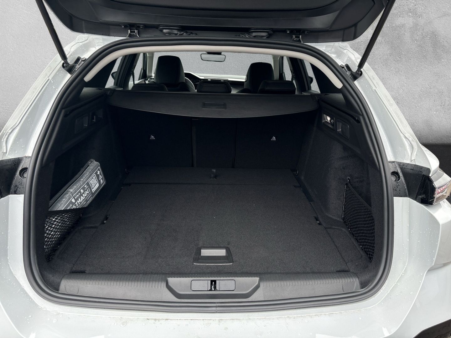 Fahrzeugabbildung Peugeot 308 SW Allure 1.5 BlueHDi 130 EU6e