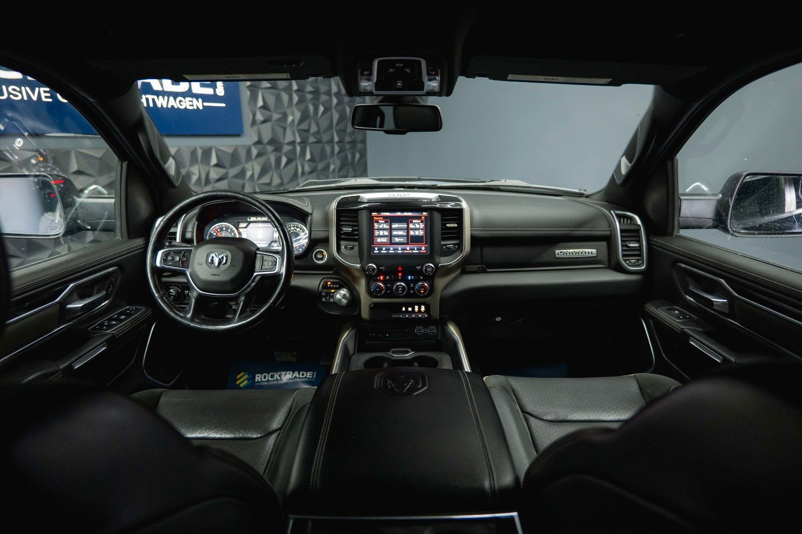 Fahrzeugabbildung Dodge RAM 5.7 V8 HEMI 4x4 Night LARAMIE RAMBOX 19%