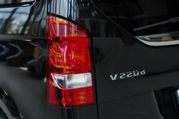 Mercedes V 220 - 10