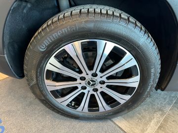 Mercedes-Benz GLB 200 *NAVI*ACC*LED*SPURASSIST*AHK*