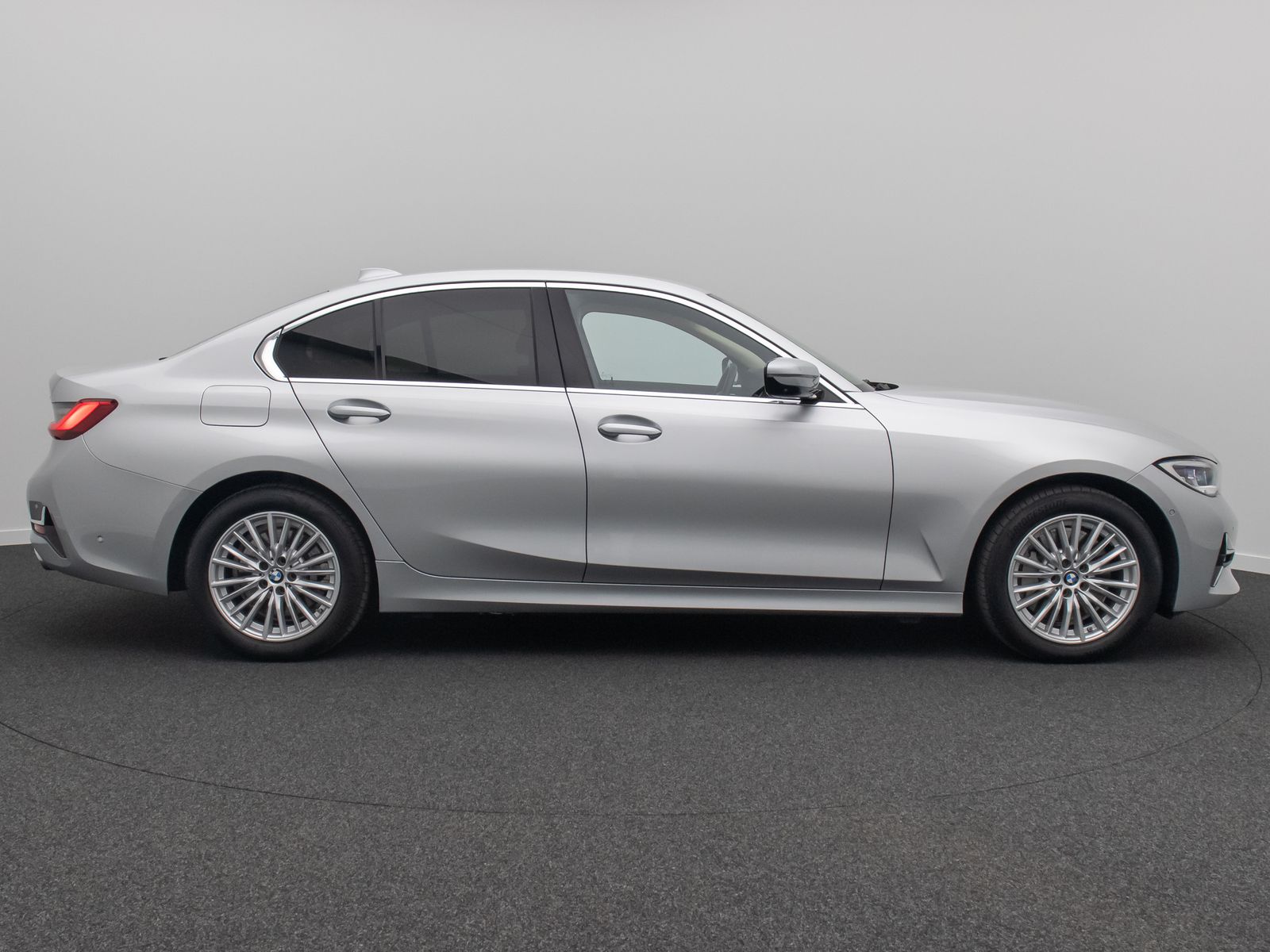 Fahrzeugabbildung BMW 330e Luxury Line 360°Laser HUD DAB H/K Komfort