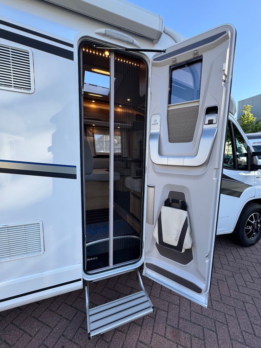 Fahrzeugabbildung Knaus SKY TI 700 MEG PLATINUM SELECTION HEAD-UP 1.HAND