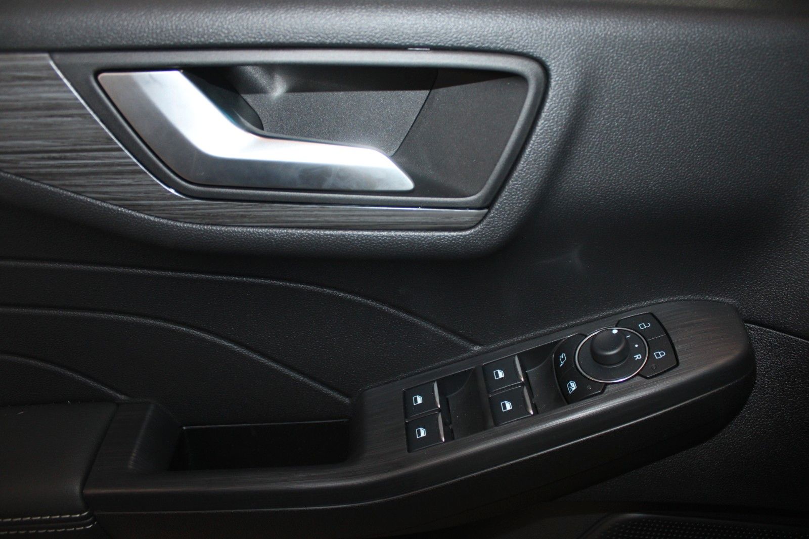 Fahrzeugabbildung Ford Kuga PHEV ACTIVE NAVI Kamera Winter Paket