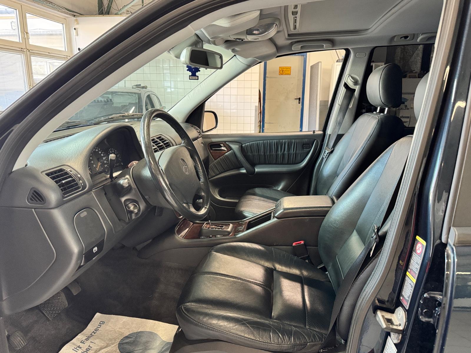 Mercedes-Benz ML350 2004 — photo 9