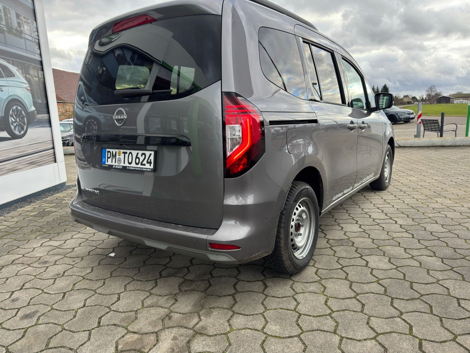 Fahrzeugabbildung Nissan Townstar Kombi 131PS 6-Gang*360°Cam*LED*NAVI*