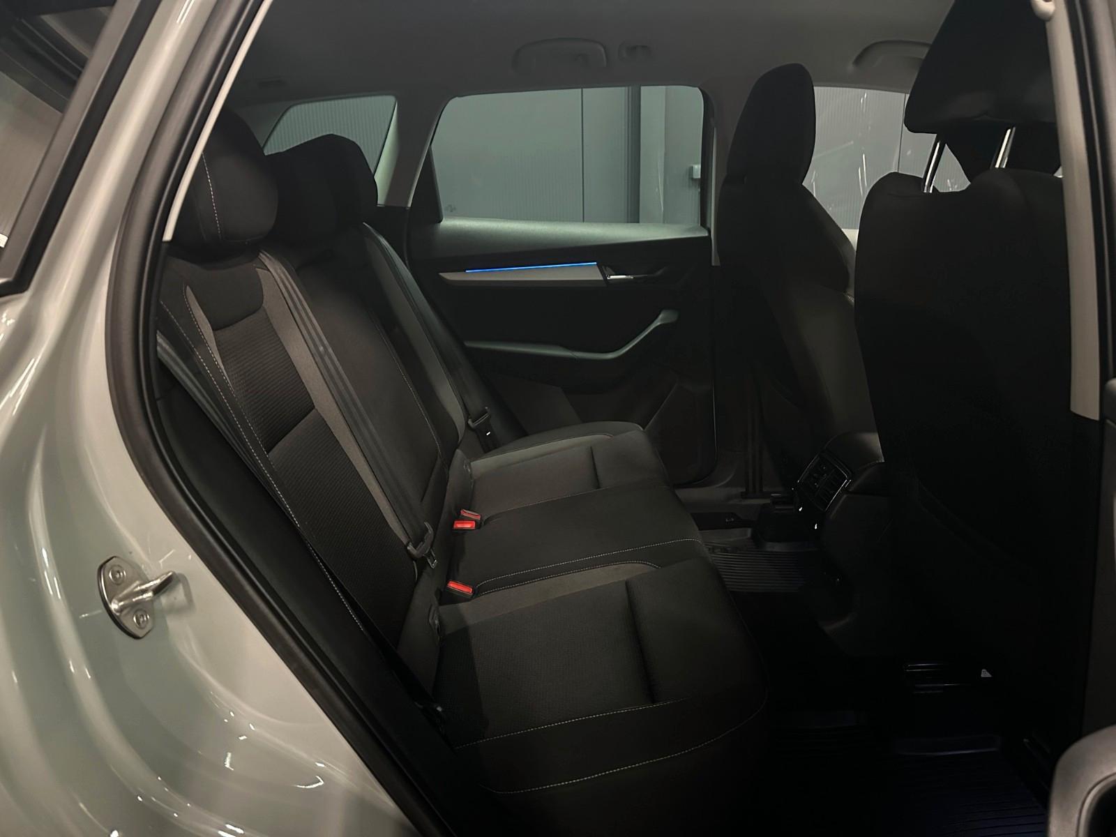 Skoda Karoq 2.0 TDI DSG Tour 4x4 *AHK*NAVI*CarPlay*SHZ, миниатюра 24