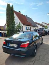 BMW 530i -BMW mit integrierter Head-Up-Display - BMW 530: Grün