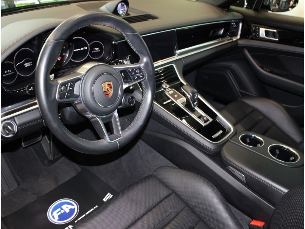 Fahrzeugabbildung Porsche Panamera GTS 4.0 Sport Chrono Sport Design*1Hand