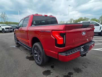 Ford F 150 Lightning Flash grosse Batterie im Vorlauf