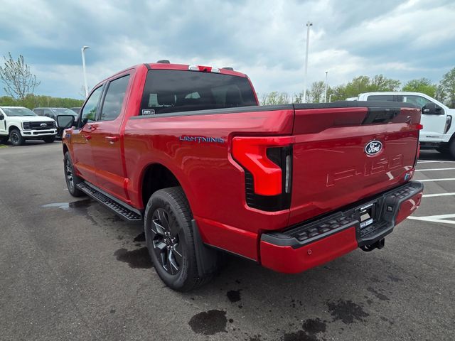 Ford F 150 Lightning Flash grosse Batterie im Vorlauf