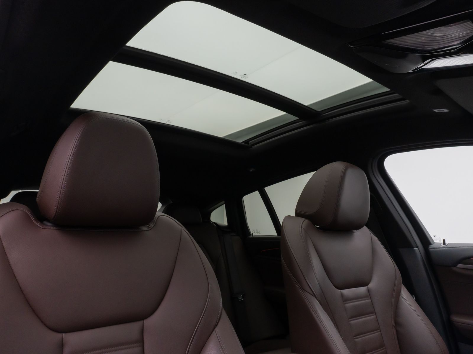 Fahrzeugabbildung BMW X4 M40i Panorama 360°HUD DAB HiFi Komfort AHK