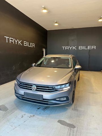 VW Passat Variant Elegance