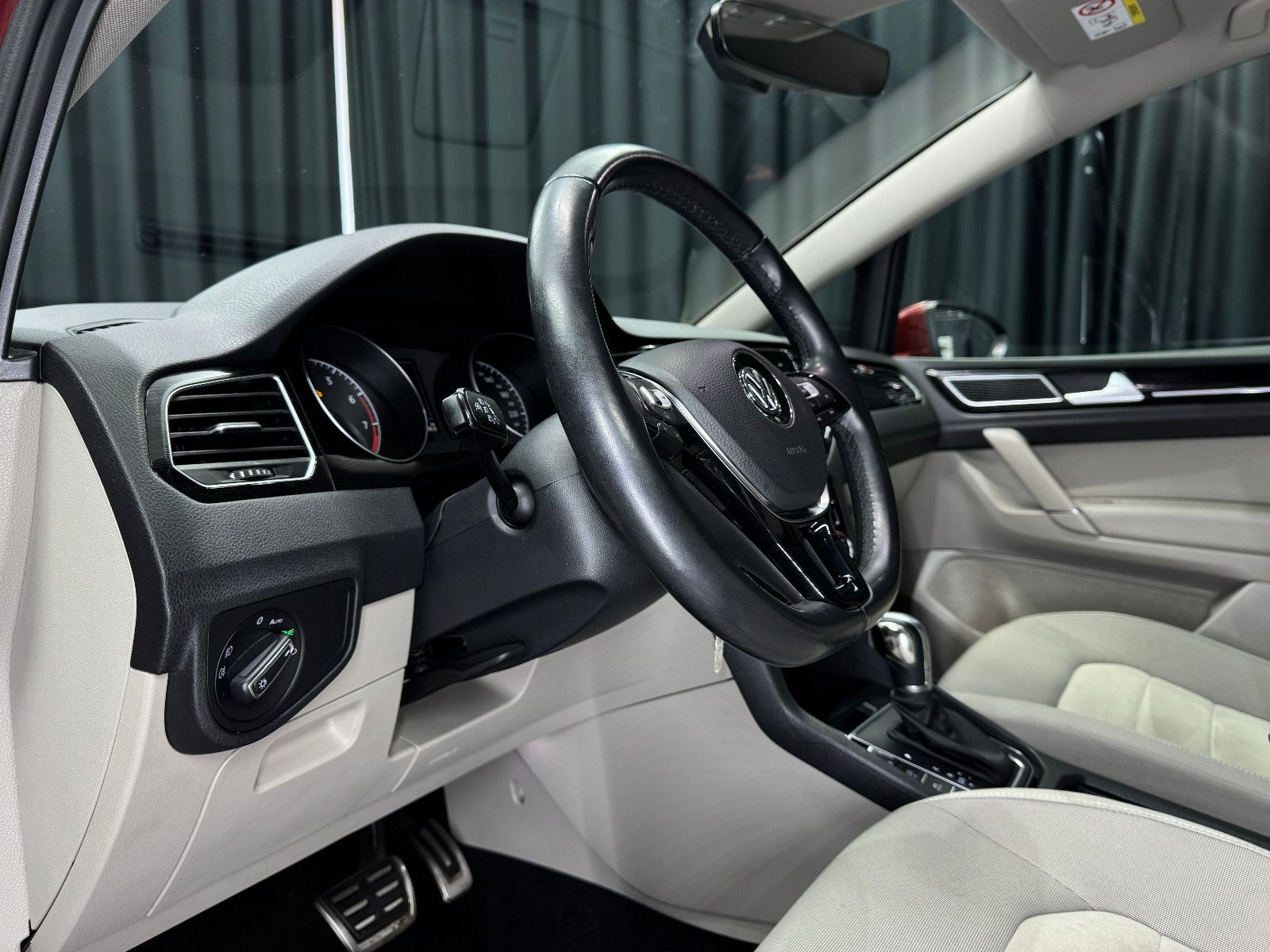 Fahrzeugabbildung Volkswagen Golf Sportsvan VII 1.5TSI  Highline|NAVI|KAMERA