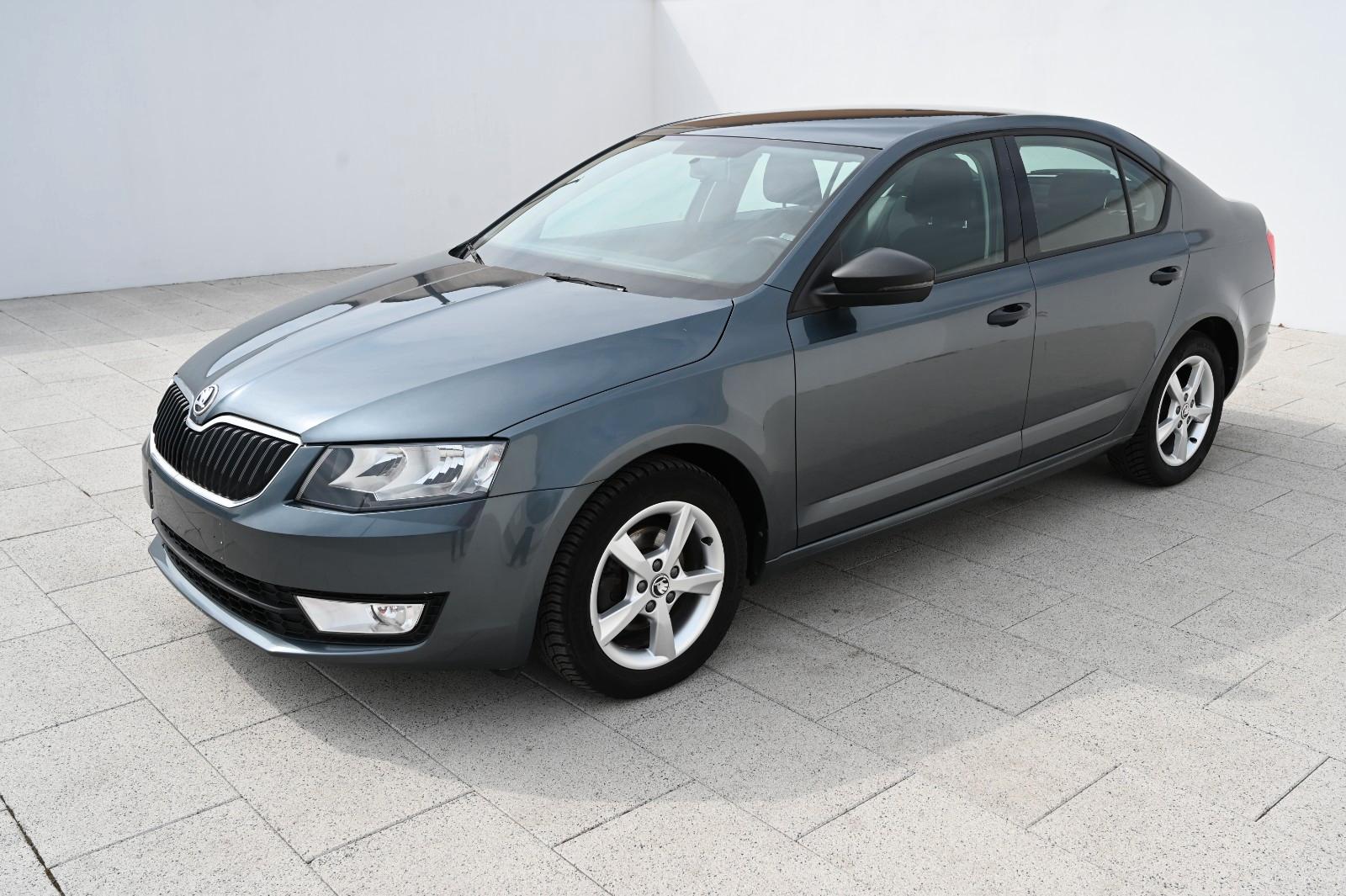 Skoda Octavia 1.6TDI 66KW Active 8/2015