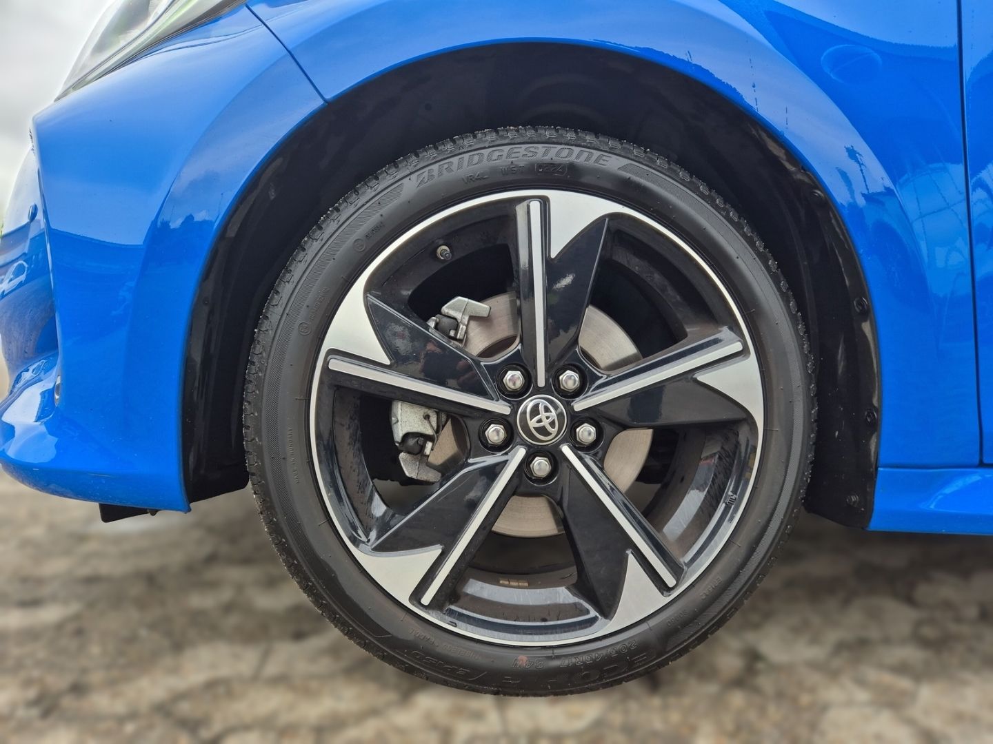 Fahrzeugabbildung Toyota Yaris Hybrid Premiere Edition 1.5 Dual-VVT-iE EU