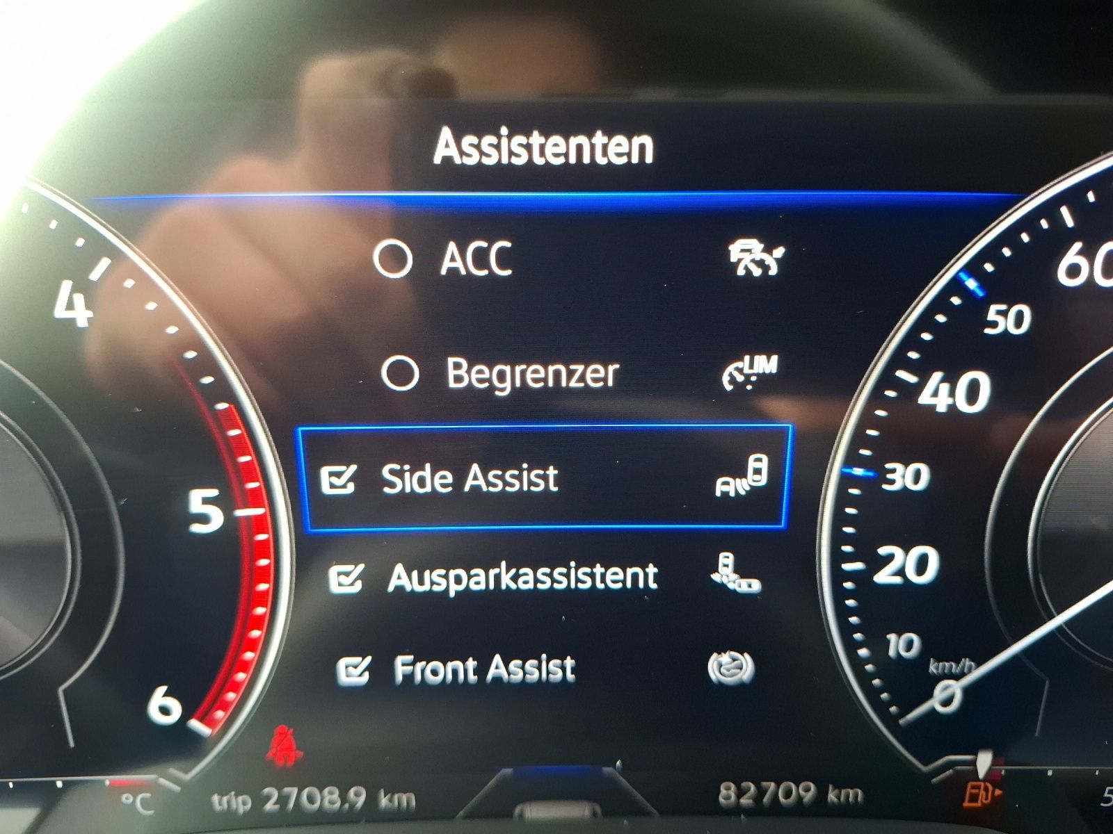 Fahrzeugabbildung Volkswagen Touareg TDI R-Line 4M Standhzg. Matrix AHK Navi
