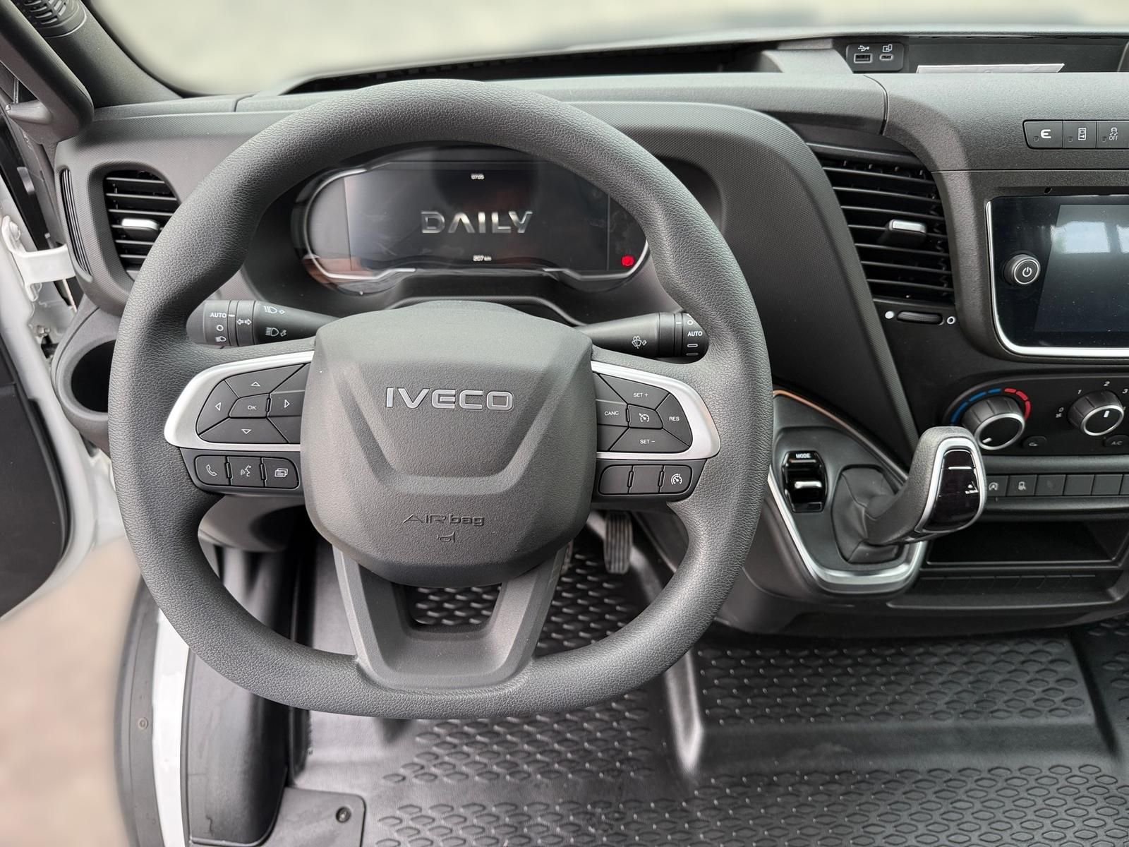 Fahrzeugabbildung Iveco Daily 35S14BA8Y D Dreiseitenkipper