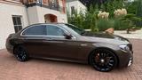 Mercedes-Benz E 400 4MATIC AMG Line Autom. AMG Line - mit Benzin-Antrieb: Braun, Luftfederung