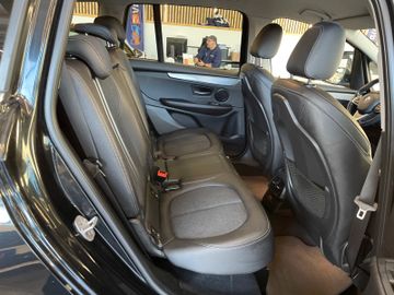 BMW 218 d Gran Tourer Sport Line *Kamera*Klima*Navi*