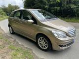 Mercedes-Benz B 200 - Sports Tourer - Mercedes-Benz mit Benzin-Antrieb: Beige